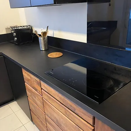 Spacieux, 3 Chambres, 6 Lits Simples Appartement