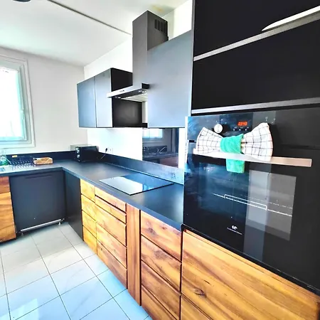 Spacieux, 3 Chambres, 6 Lits Simples Lägenhet
